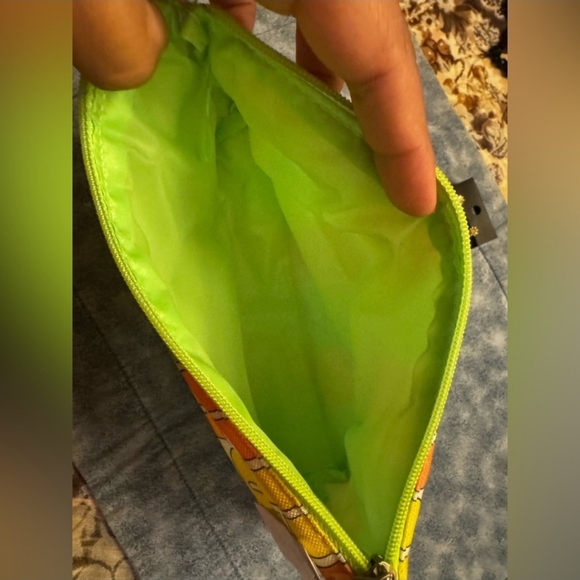 Clinique Makeup Case and New Earrings Bundle - New - Picture 3 of 4